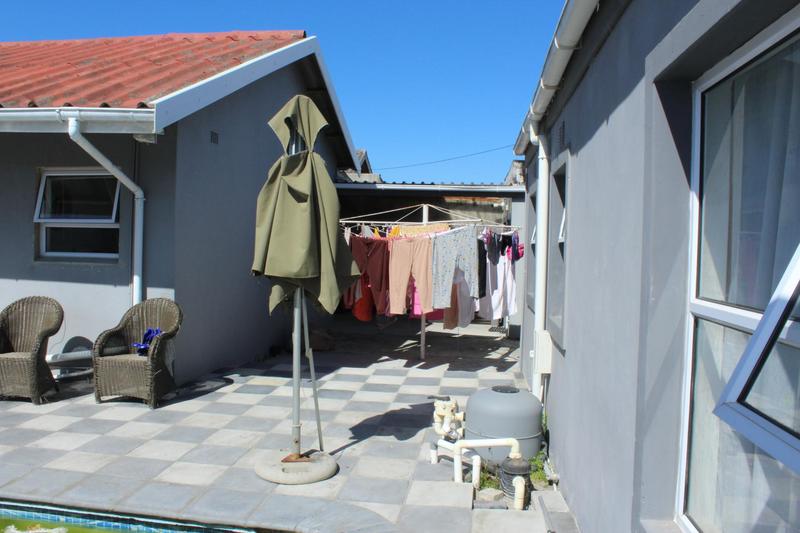 7 Bedroom Property for Sale in Vasco Estate Western Cape